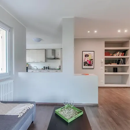 Amazing View - Bymyhomeincomo Apartment Moltrasio